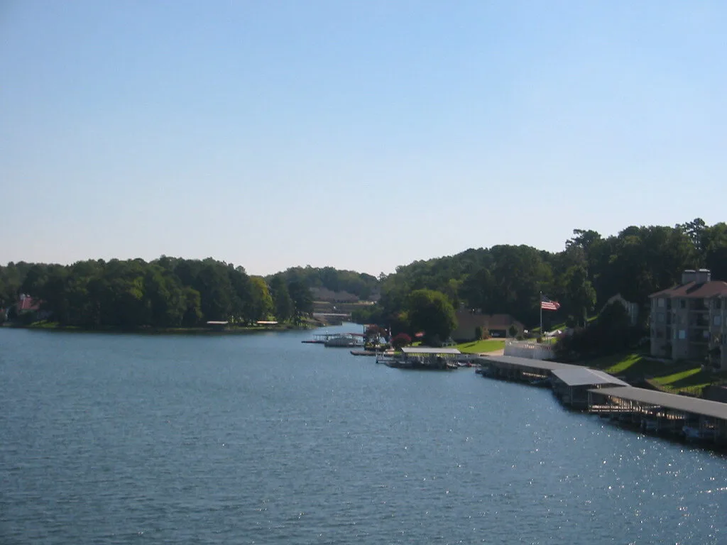 Arkansas crappie fishing in Lake Hamilton